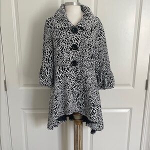 Elegant Black and White Tunic Top/Jacket Ali Miles Large-Gorgeous Eye Catcher!!